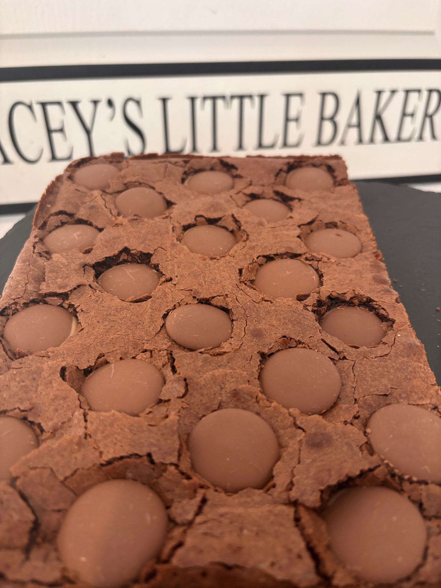 Cadbury Buttons Brownie Slab